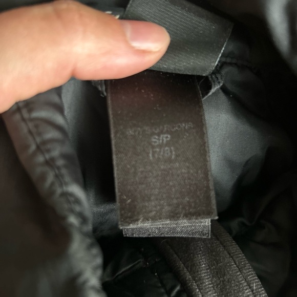 The North Face Kids Black Puffer Jacket lightweight - Picture 4 of 6